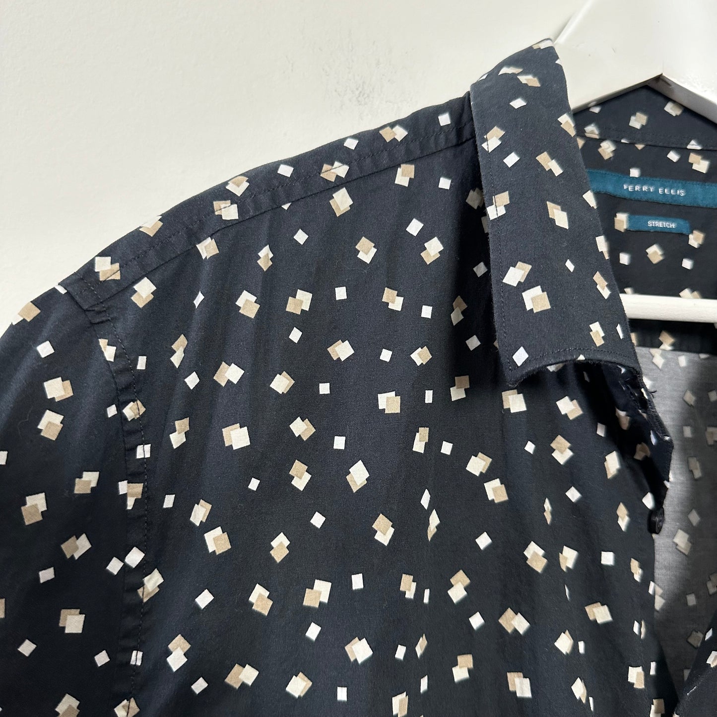 Perry Ellis Short Sleeve Button Up Collared Shirt Geometric Black Tan XXL