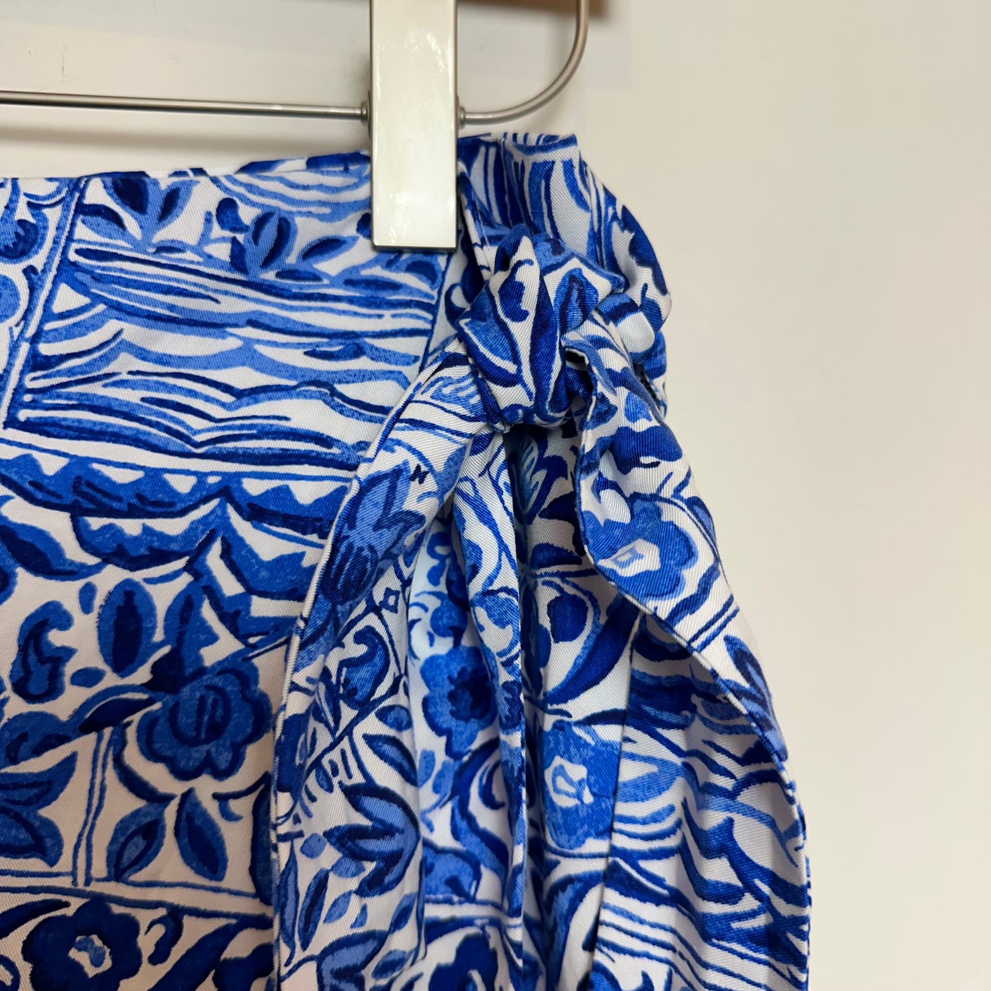Ann Taylor Tile Wrap Pencil Skirt Blue White Midi 2 Petite