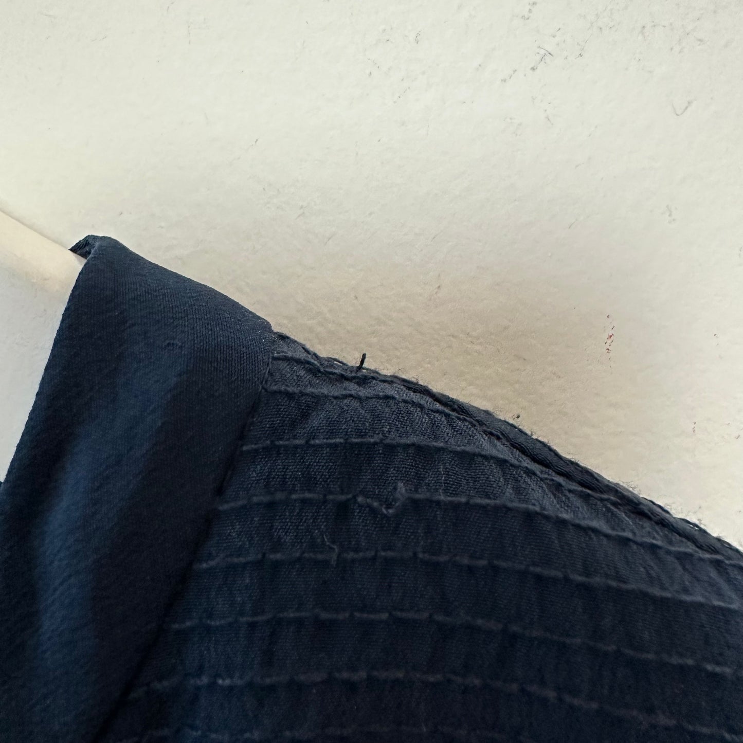 Diane Von Furstenberg Silk Blouse Navy Blue and white Floral Henley 2