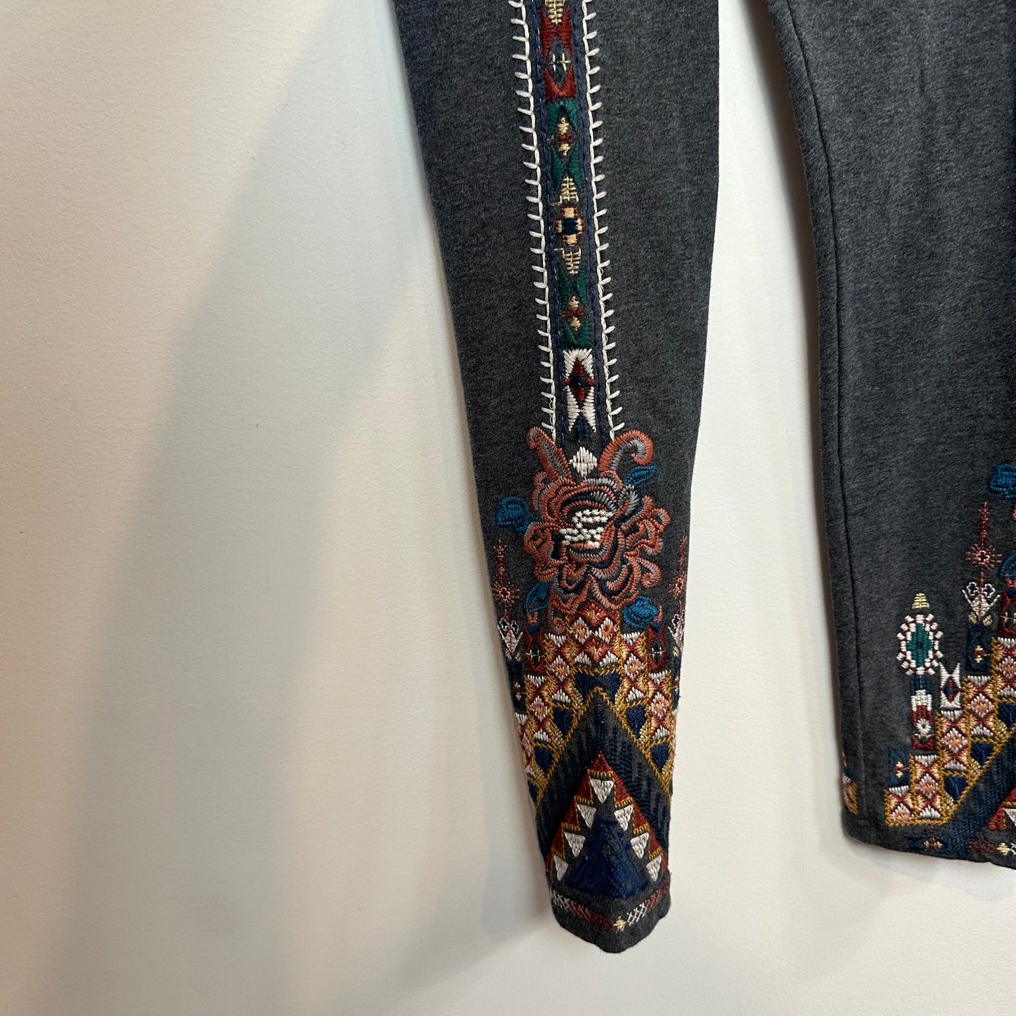 Johnny Was Katina Legging Embroidered Floral Aztec Gray Pull On Stretch XS