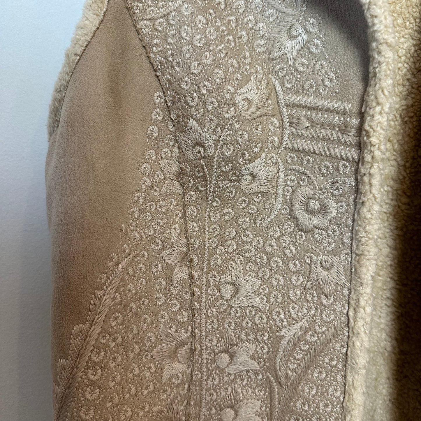 Dana Buchman Faux Suede Vest Tan Embroidered Shearling 8