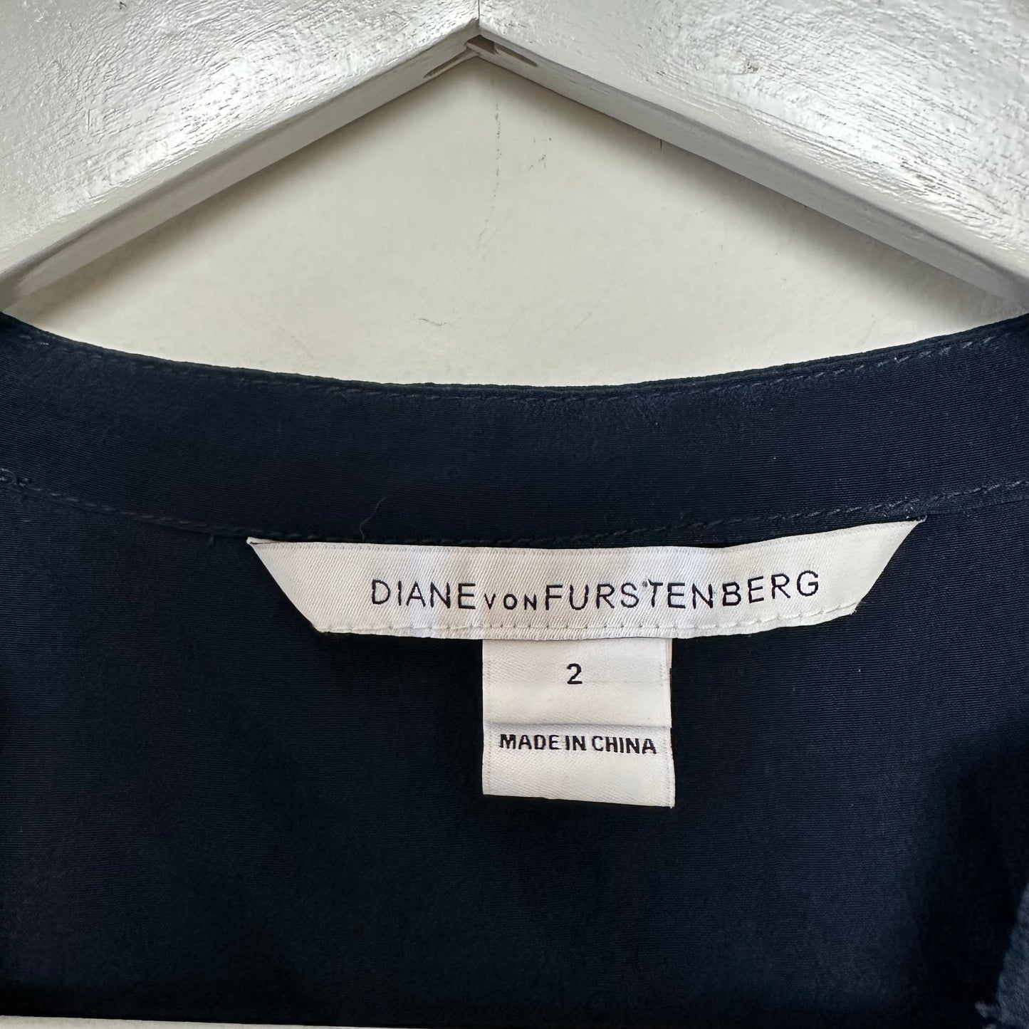 Diane Von Furstenberg Silk Blouse Navy Blue and white Floral Henley 2