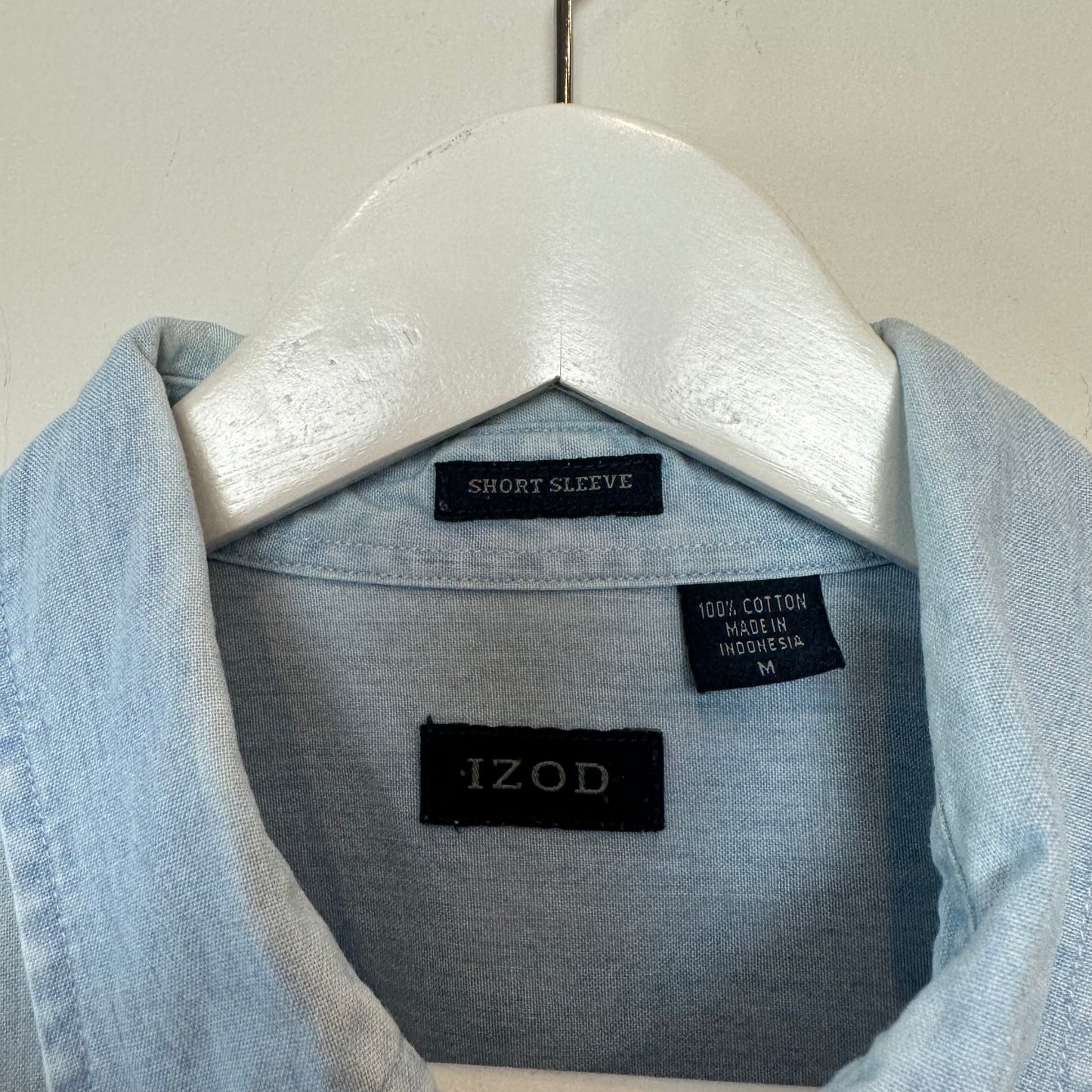 Vintage 90s Izod Denim Shirt Short Sleeve Button Down Chambray Cotton Medium