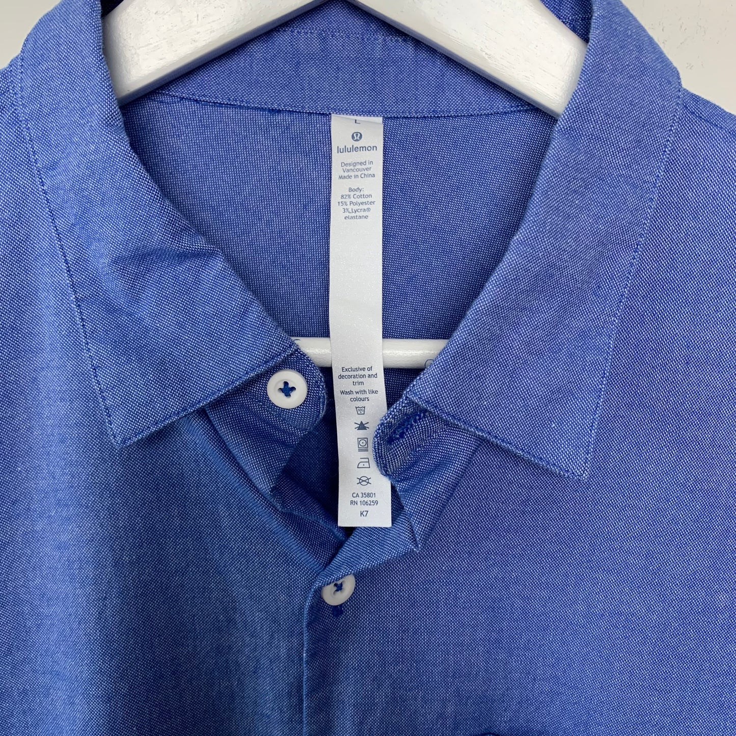 Lululemon All Town Buttondown Harbor Blue Chambray Button Down Collared Shirt