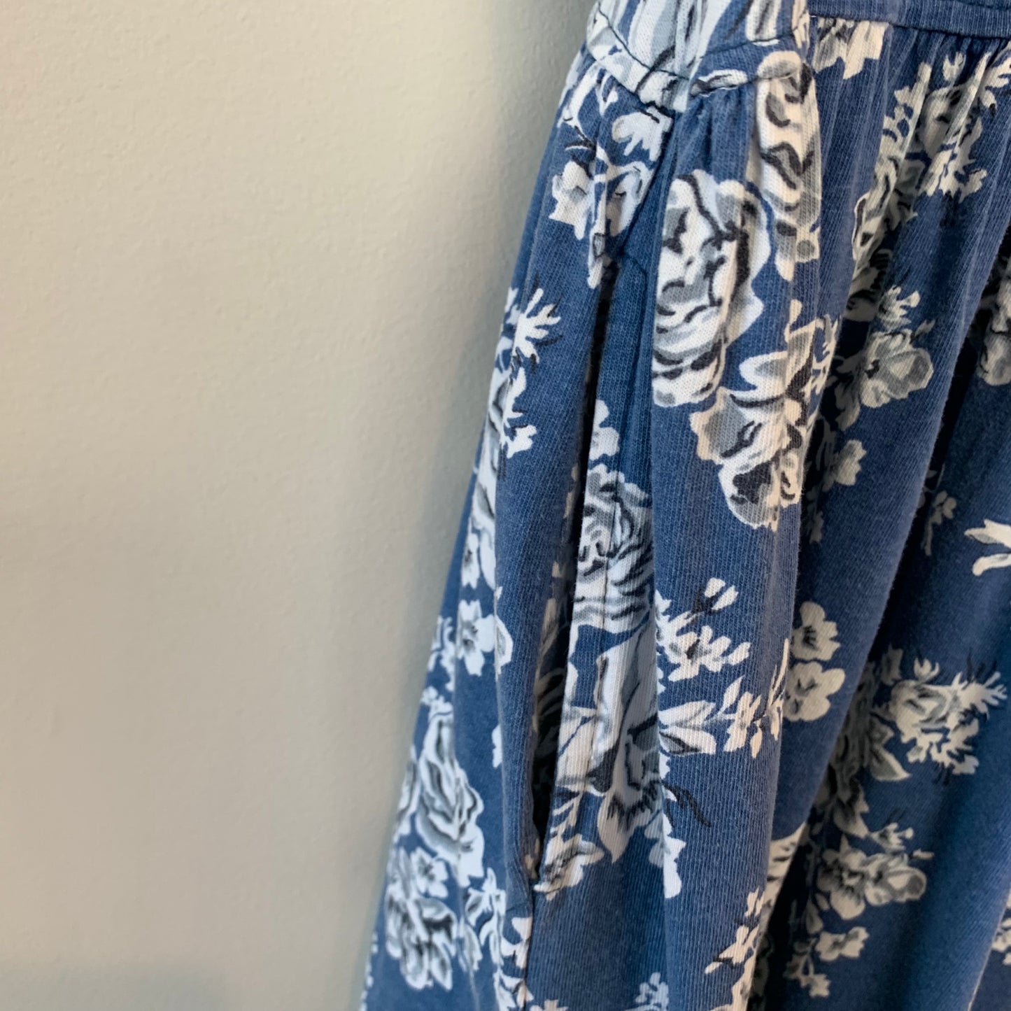 Vintage 1980s Erika Floral Dress Blue and White Midi Medium Cotton