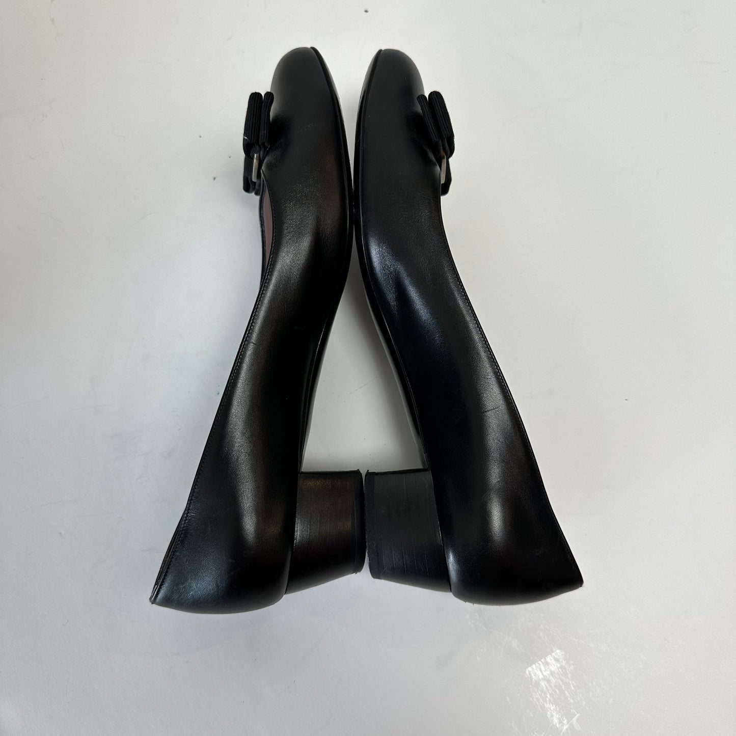 Salvatore Ferragamo Vera Pumps Black Leather 9.5
