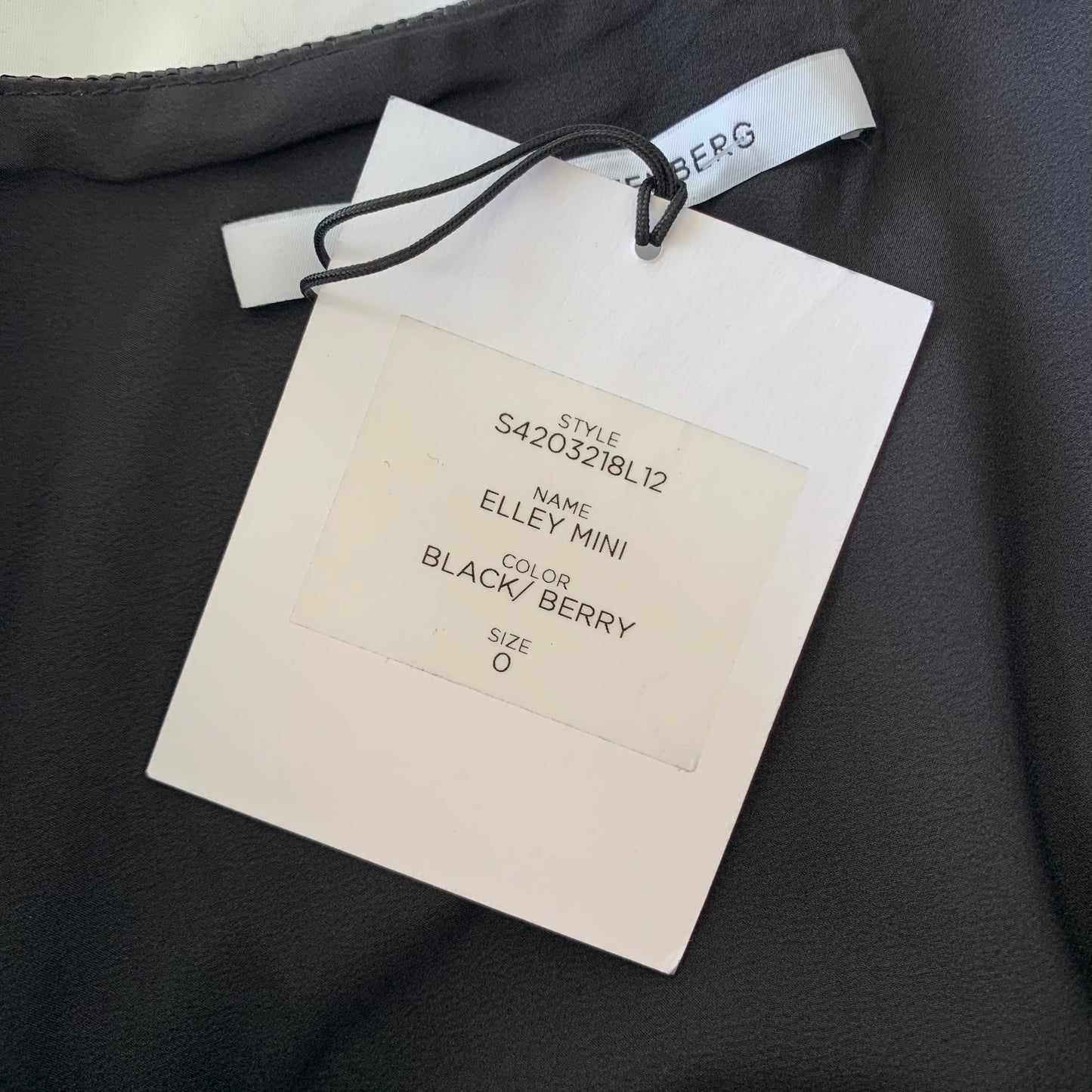 New with tags Diane von Furstenberg Elley Mini Skirt Y2K Style Black and Berry Size 0