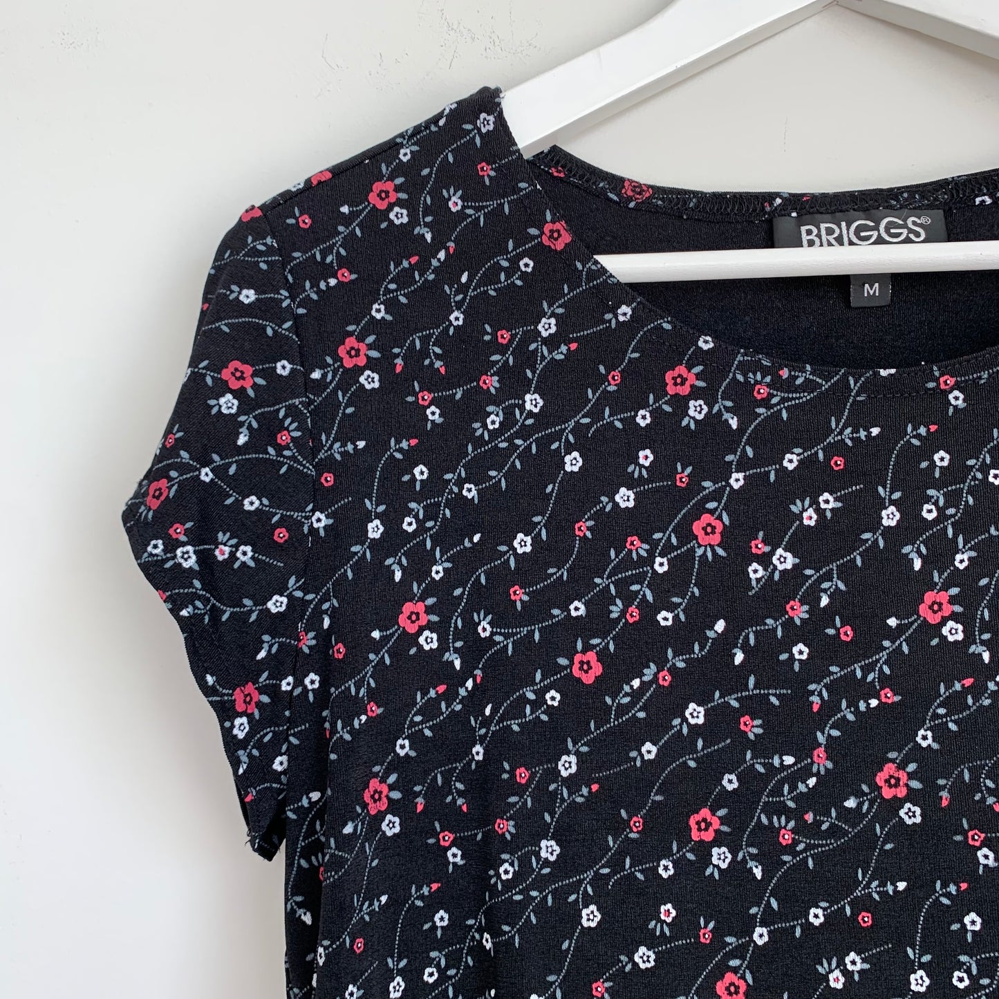 90s Y2K Briggs Floral Cropped Top Stretch Size Medium Black and Pink