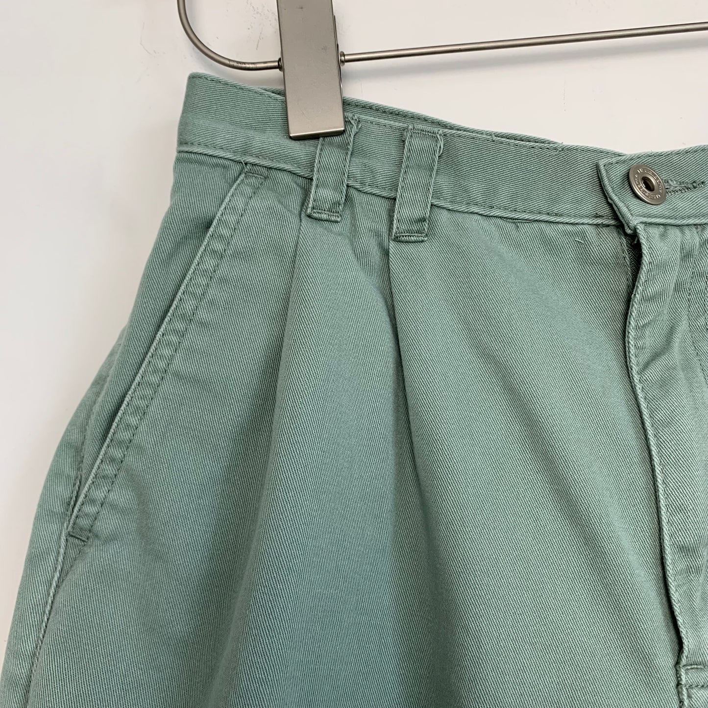 90s Liz Claiborne Green High Rise Trouser Shorts Pleated Front Cotton 26”