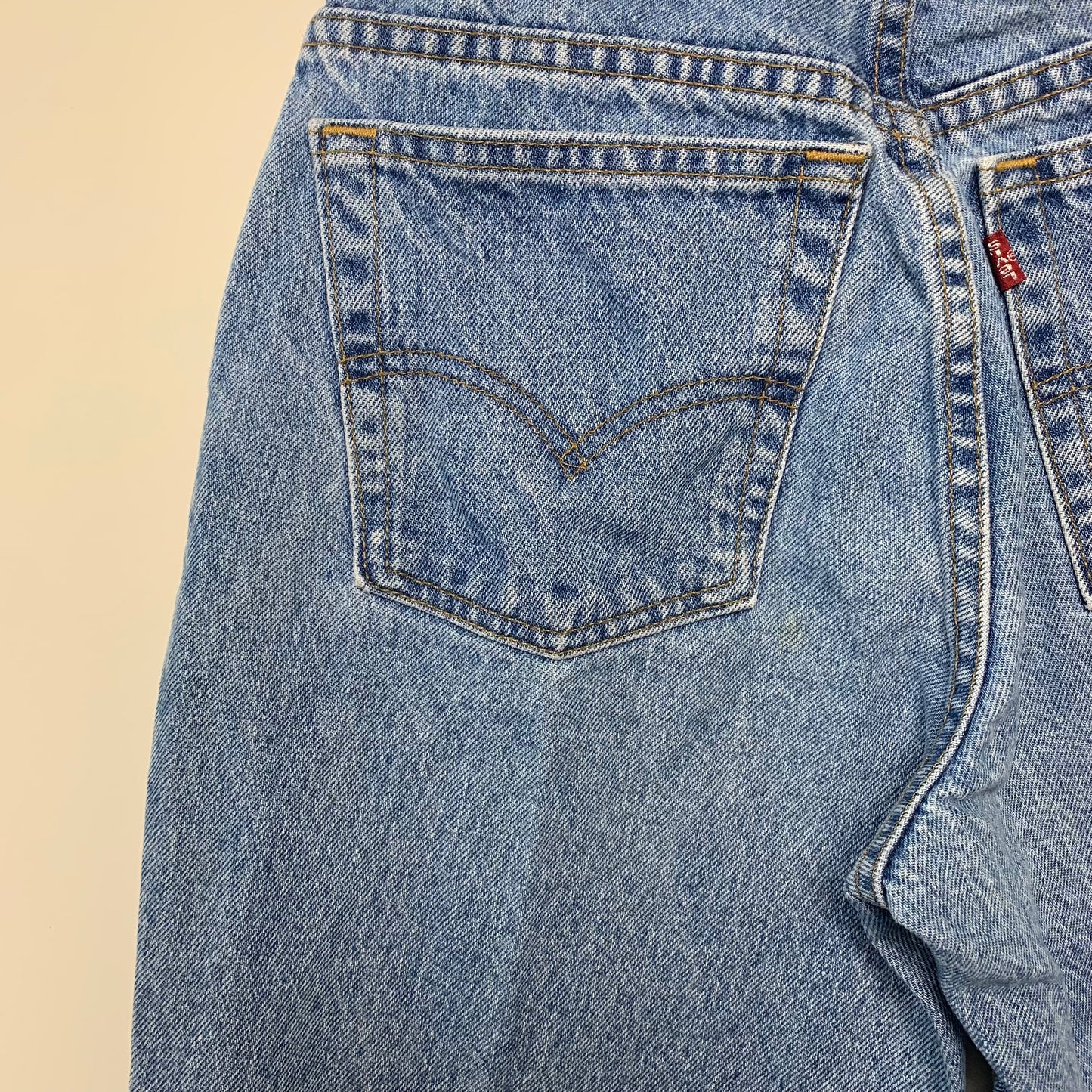 Vintage Levi's 550 Relaxed Fit Tapered Leg High Rise Straight 9 28”