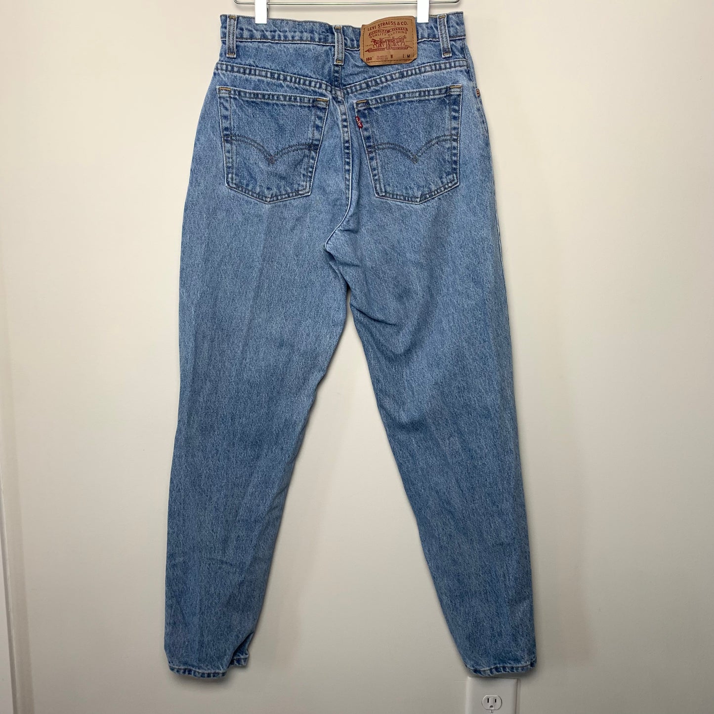 Vintage Levi's 550 Relaxed Fit Tapered Leg High Rise Straight 9 28”