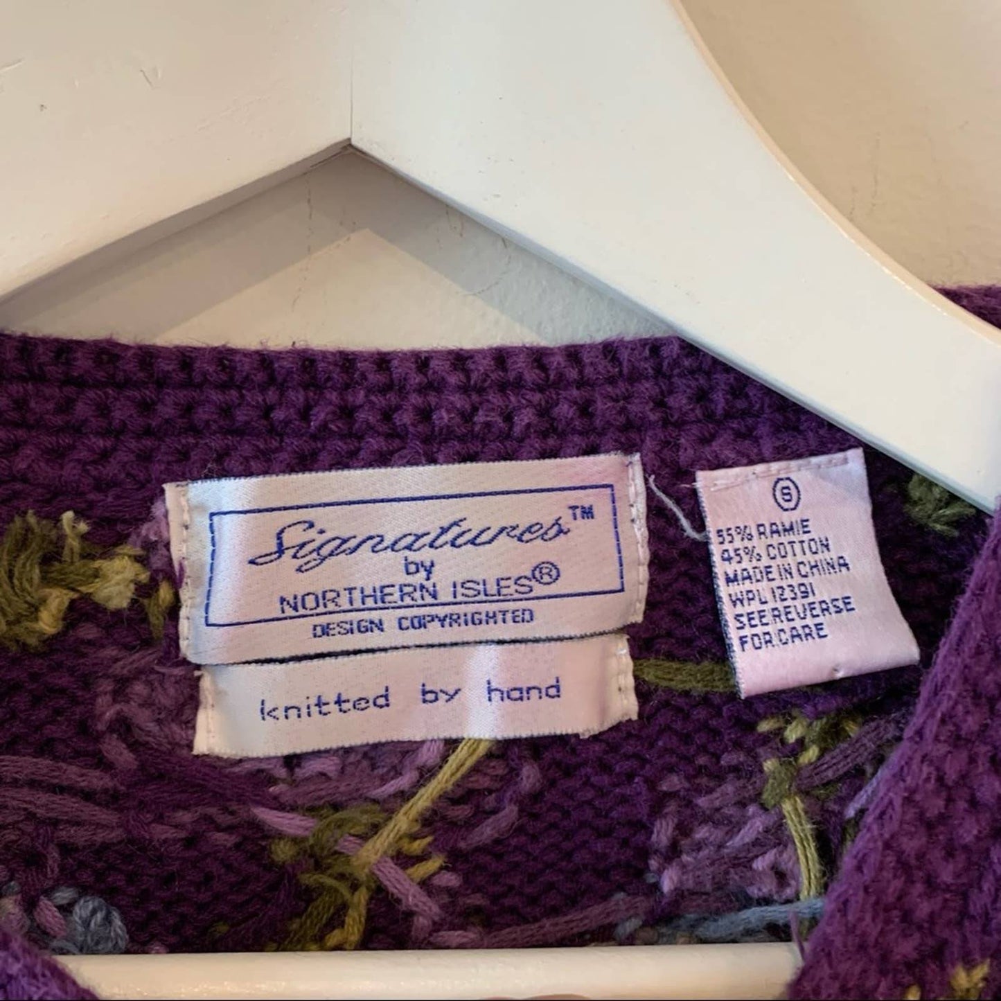 80s Signatures by Northern Isles Hand Knit Chunky Grandma Sweater Bows