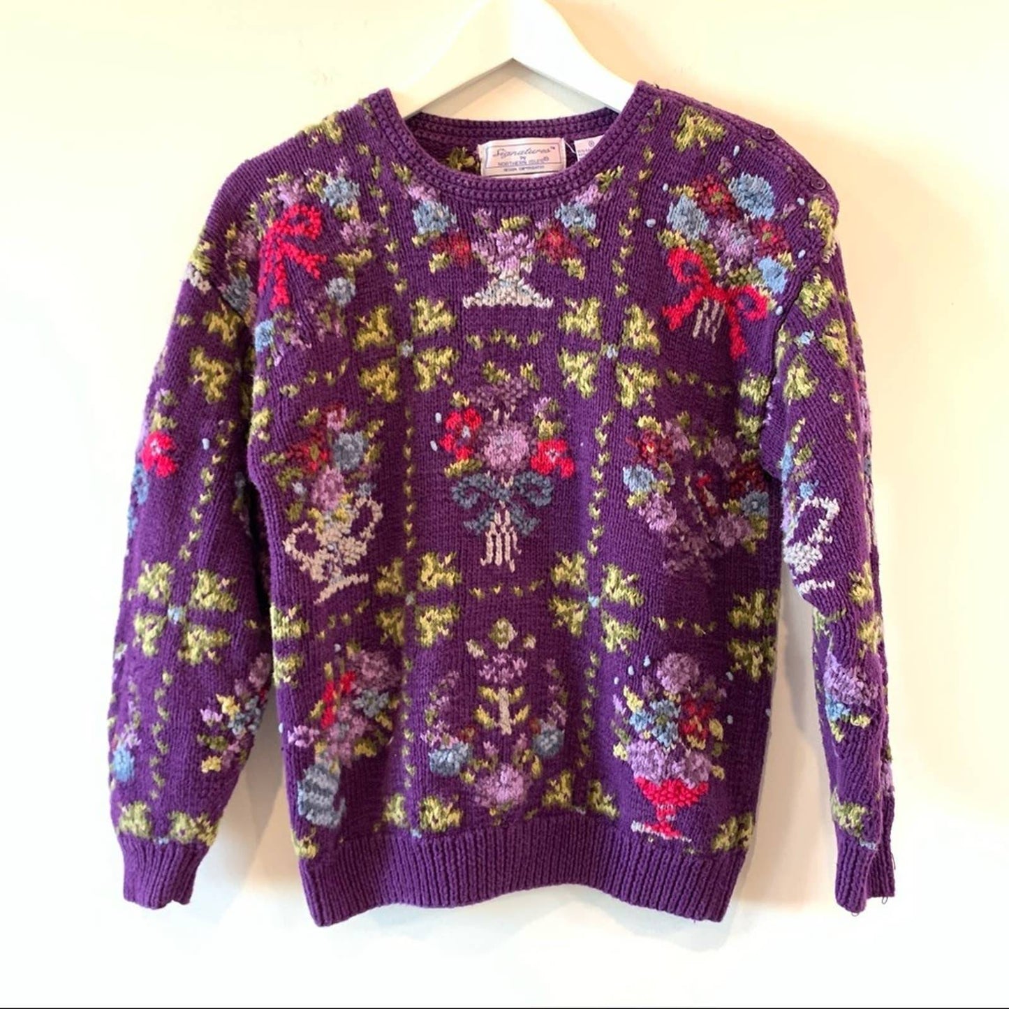 80s Signatures by Northern Isles Hand Knit Chunky Grandma Sweater Bows