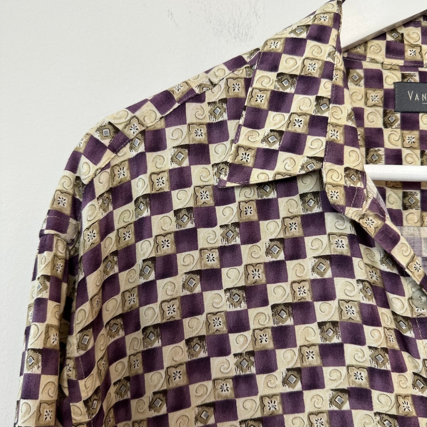 Retro Style Van Heusen Checkered Print Short Sleeve Button Down Collared Shirt Rayon Medium
