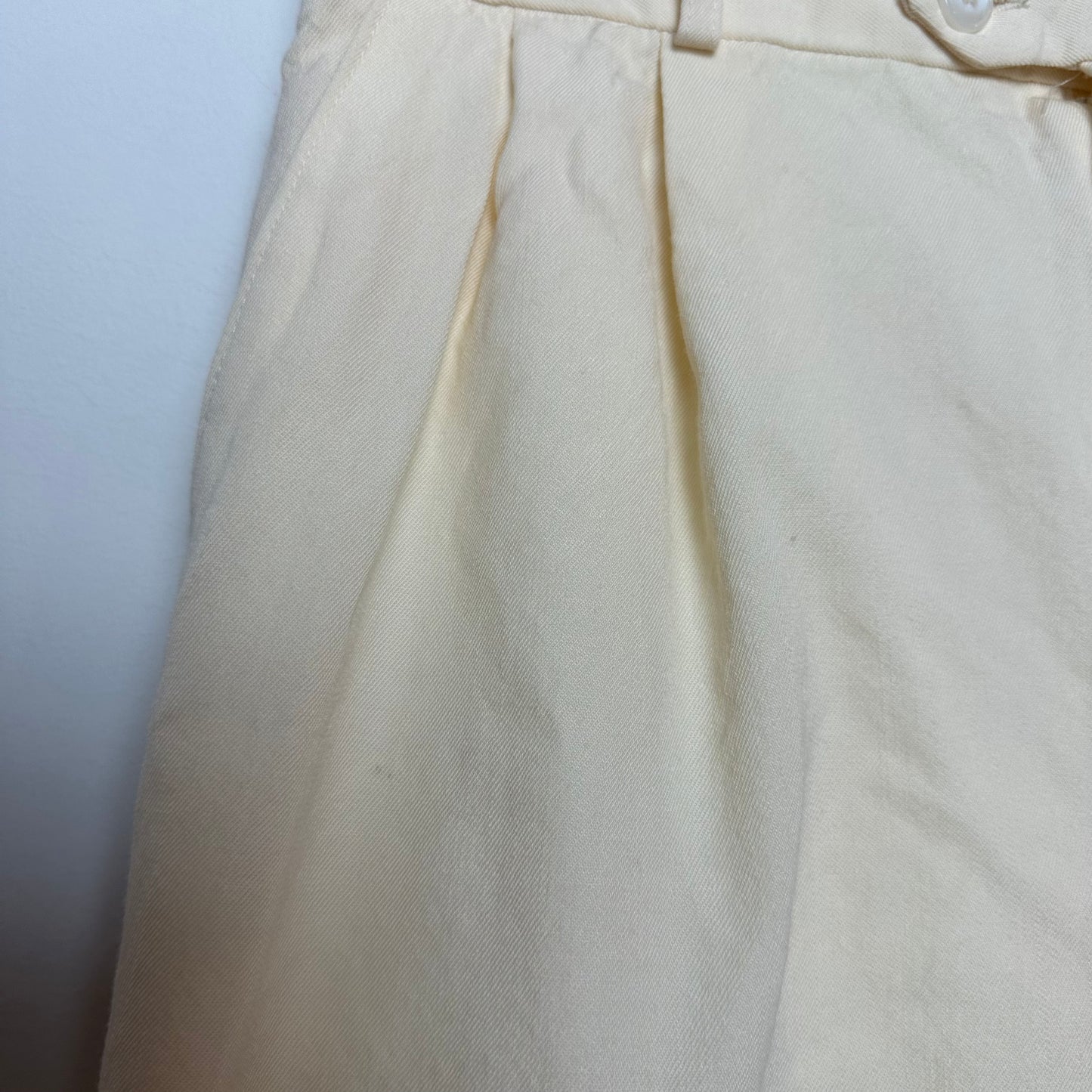 Vintage Vinci 80s High Rise Trouser Shorts Yellow 10 Long Shorts Pleated Front