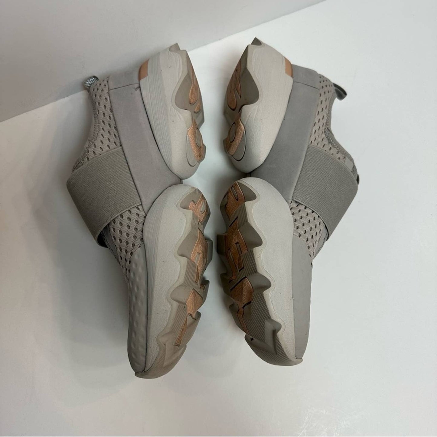 Sorel Kinetic Impact Strap Sneaker Gray Women’s 9.5 Slip On Dove Moonstone
