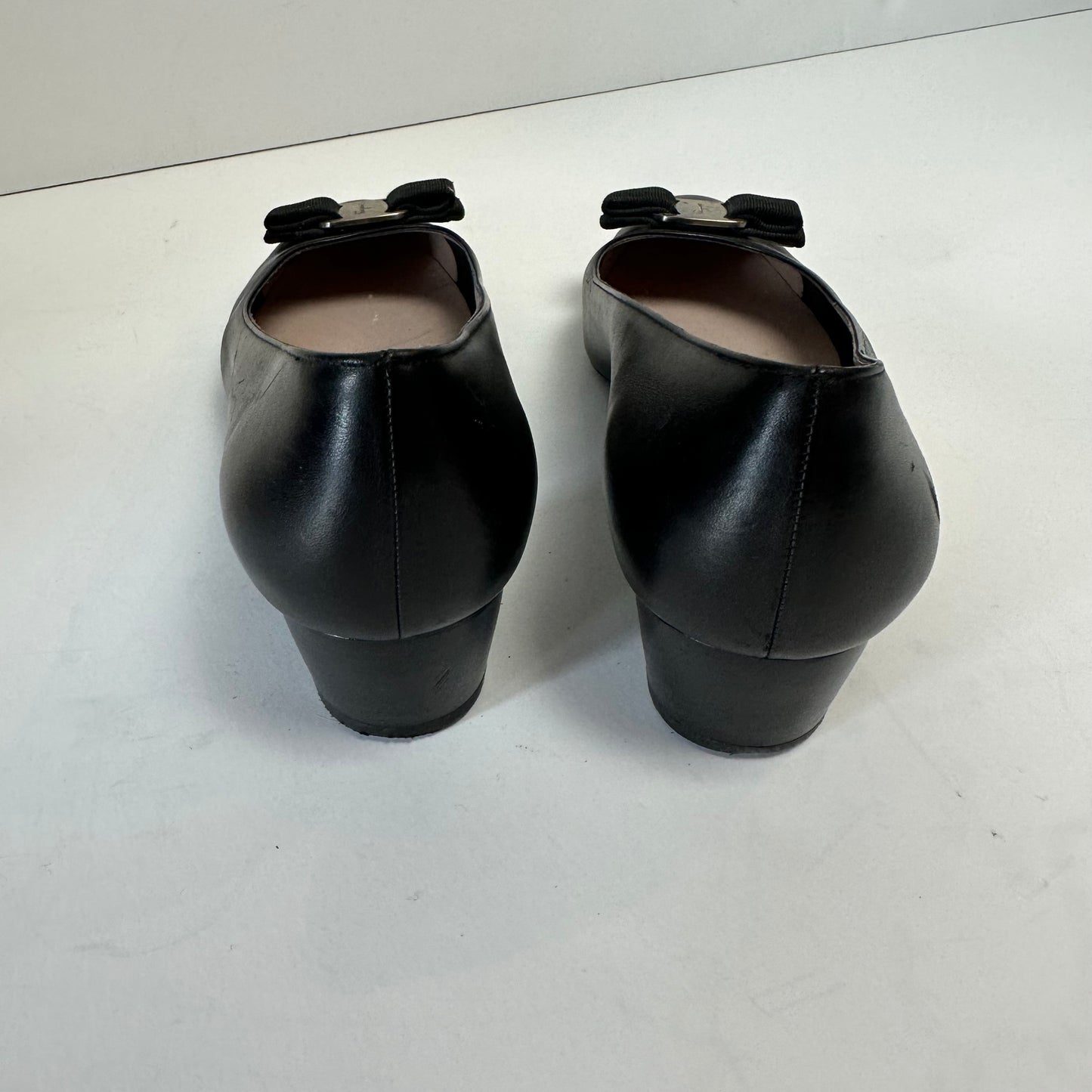 Salvatore Ferragamo Vera Pumps Black Leather 9.5