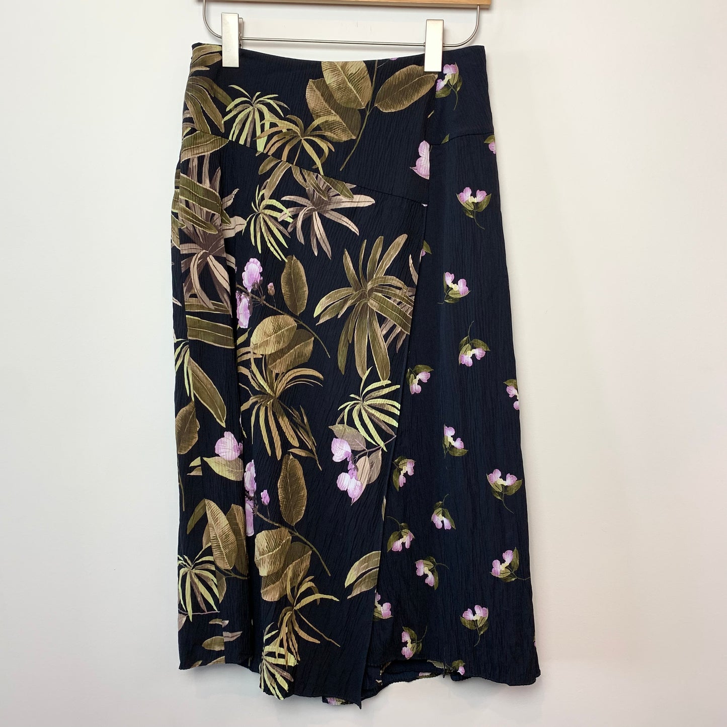 Vince Tropical Garden Midi Skirt Mixed Print Crinkled Stain Floral 4