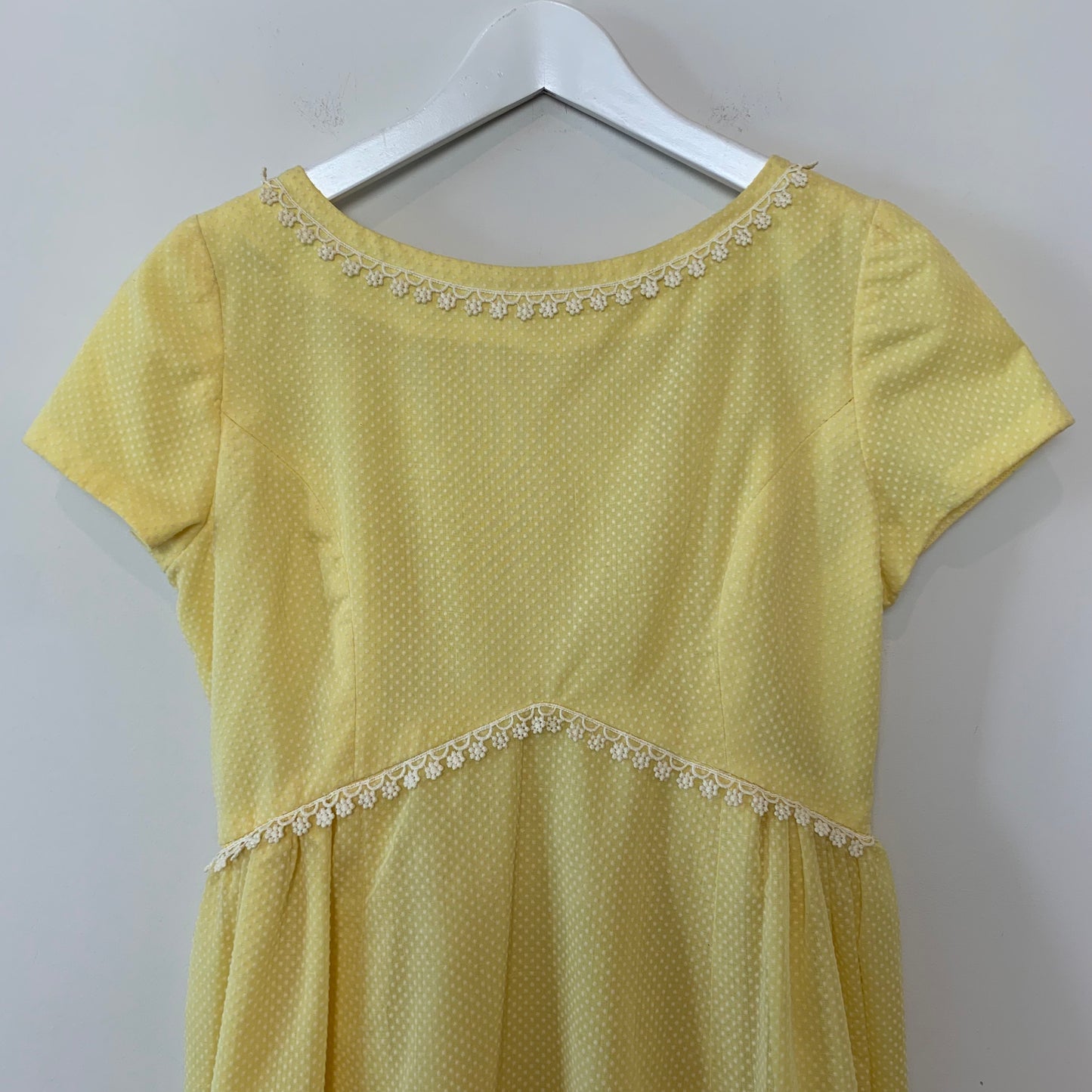 Vintage 70s Yellow Juliet Dress Gown Short Sleeve Daisy Flower Embroidery