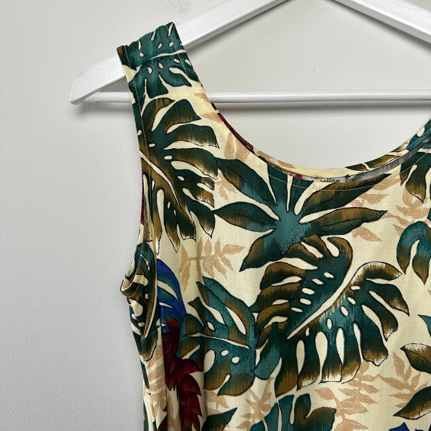 Vintage Hilo Hattie Hawaiian Dress Wrap Front Sleeveless Tropical Small